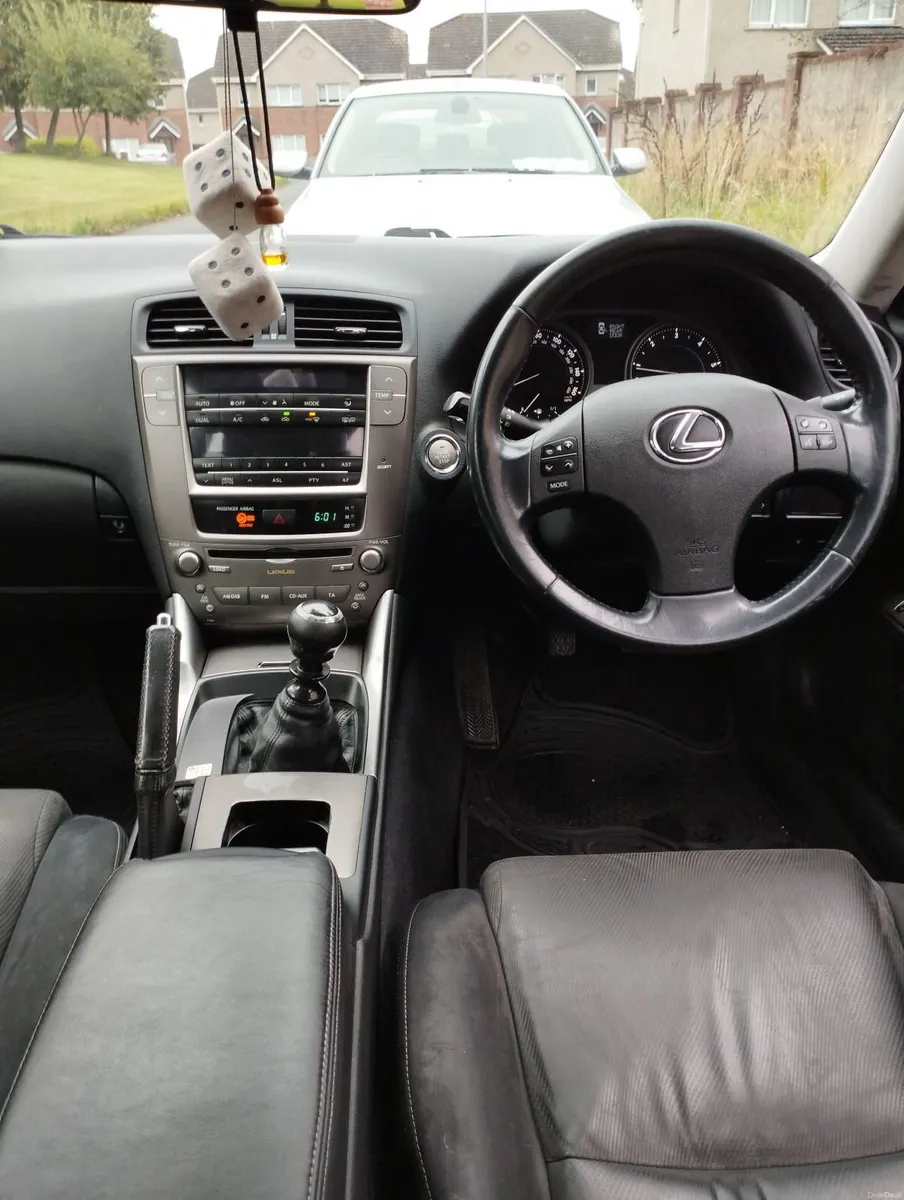 Lexus IS 2010 - Image 6