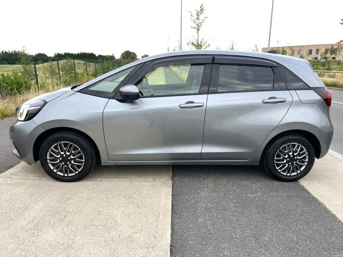 Honda Fit 2021 - Top Spec - Apple/Android Carplay - Image 3
