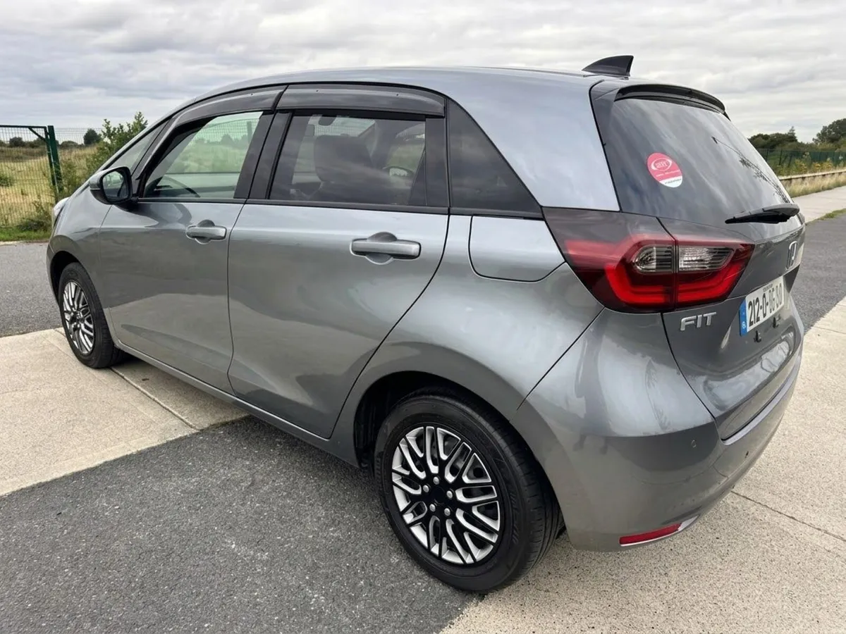Honda Fit 2021 - Top Spec - Apple/Android Carplay - Image 4