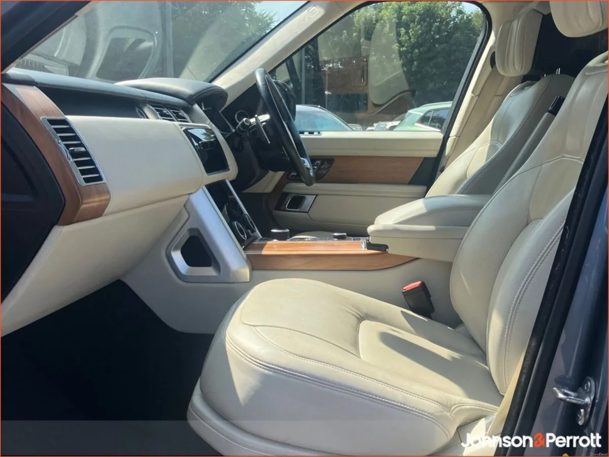 Land Rover Range Rover 2.0 I4 PHEV 404 PS Vogue - Image 3