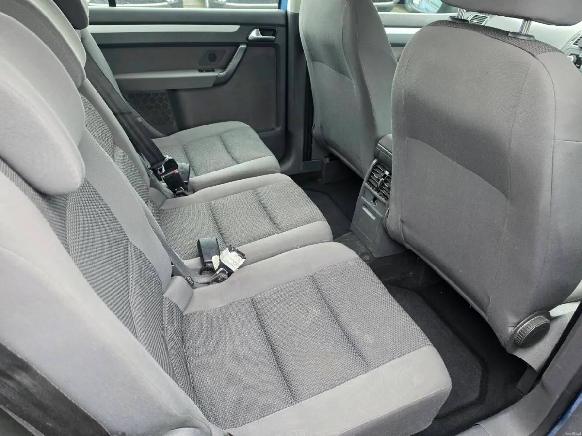2011 Volkswagen Touran 1.6Tdi Manual - Image 6