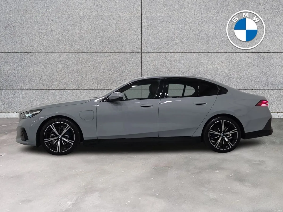 BMW 5-Series G60 530e M Sport Saloon XB1 - Image 3