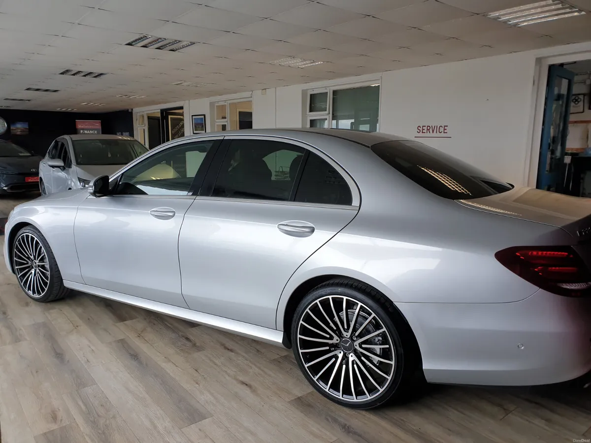 Mercedes-Benz E220D AMG LINE**UPGRADED ALLOYS** - Image 5