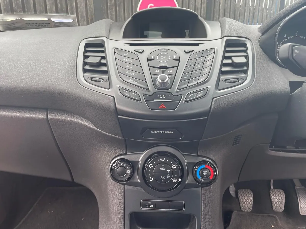 151D Ford Fiesta Zetec - Image 3