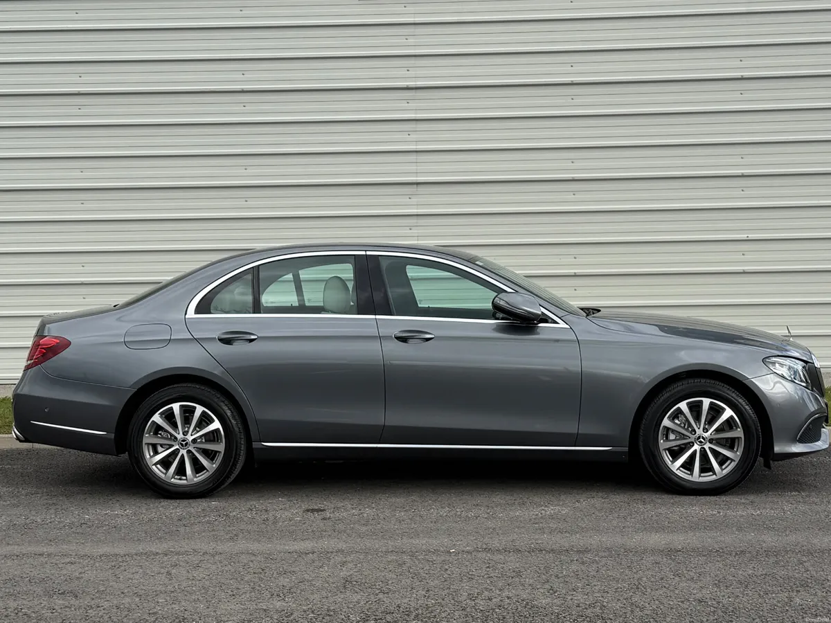 Mercedes-Benz E-Class Exclusive 2018 - Image 4
