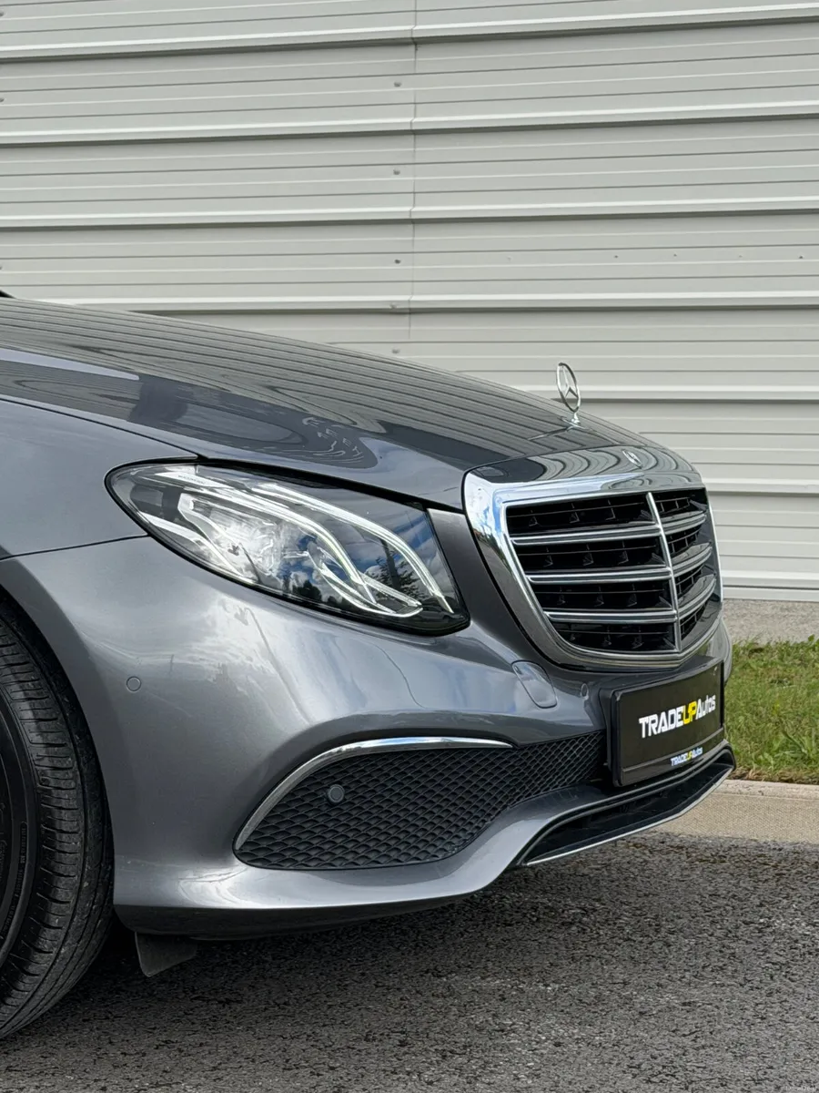 Mercedes-Benz E-Class Exclusive 2018 - Image 6