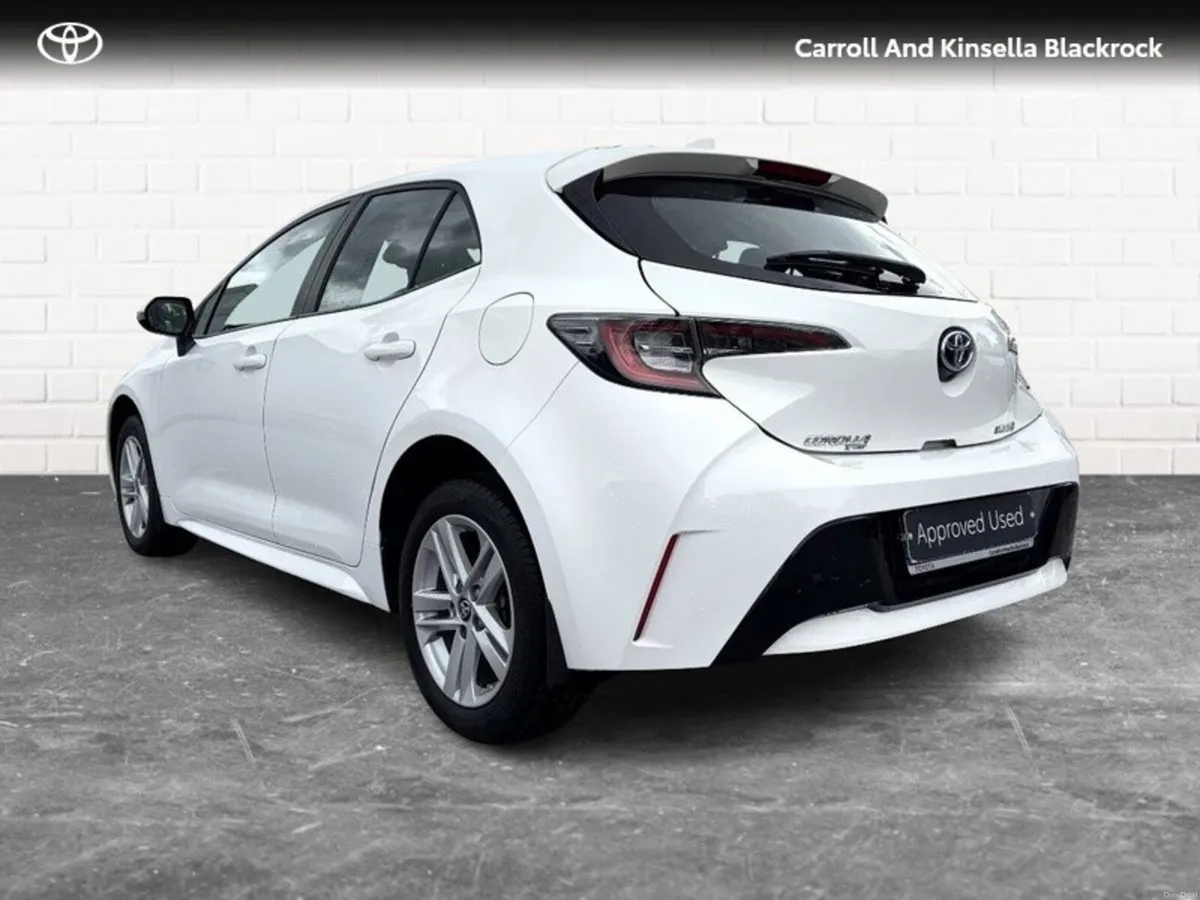 Toyota Corolla Hybrid Luna HB - Image 2