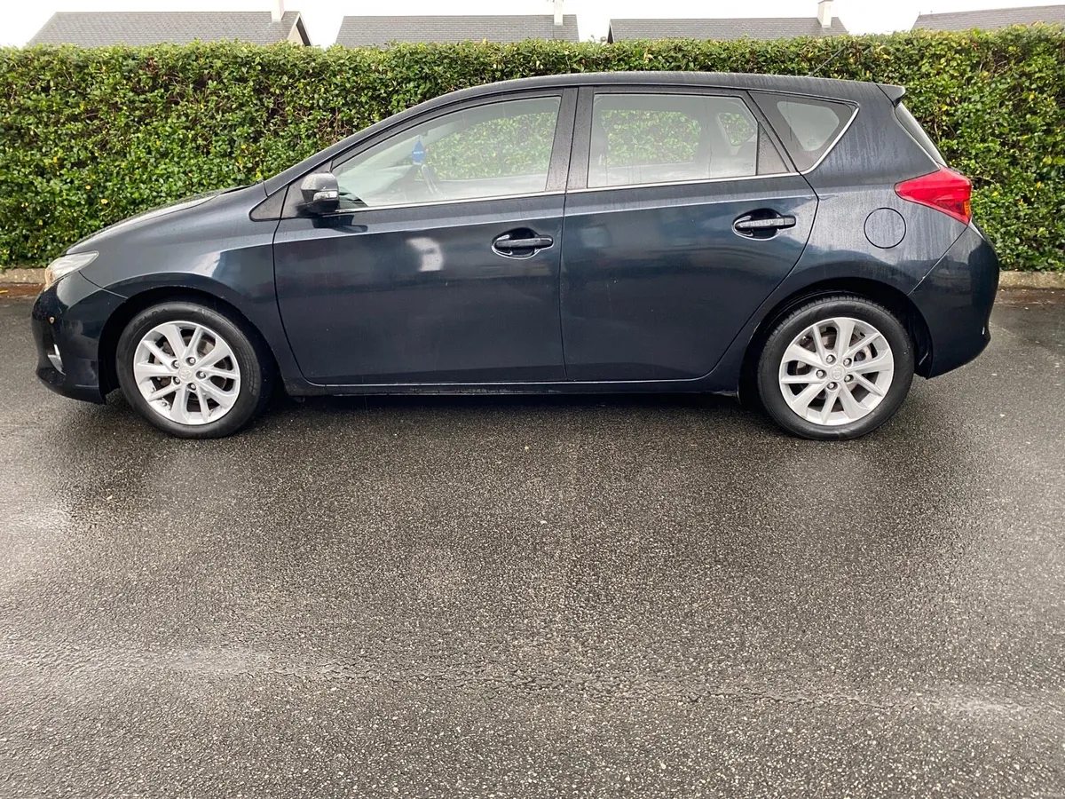 TOYOTA AURIS AS NEW NCT&TAX MINT - Image 2