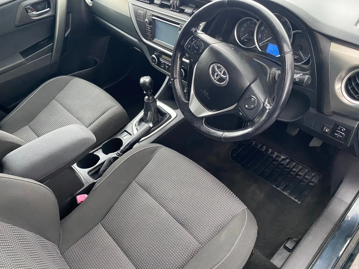 TOYOTA AURIS AS NEW NCT&TAX MINT - Image 4