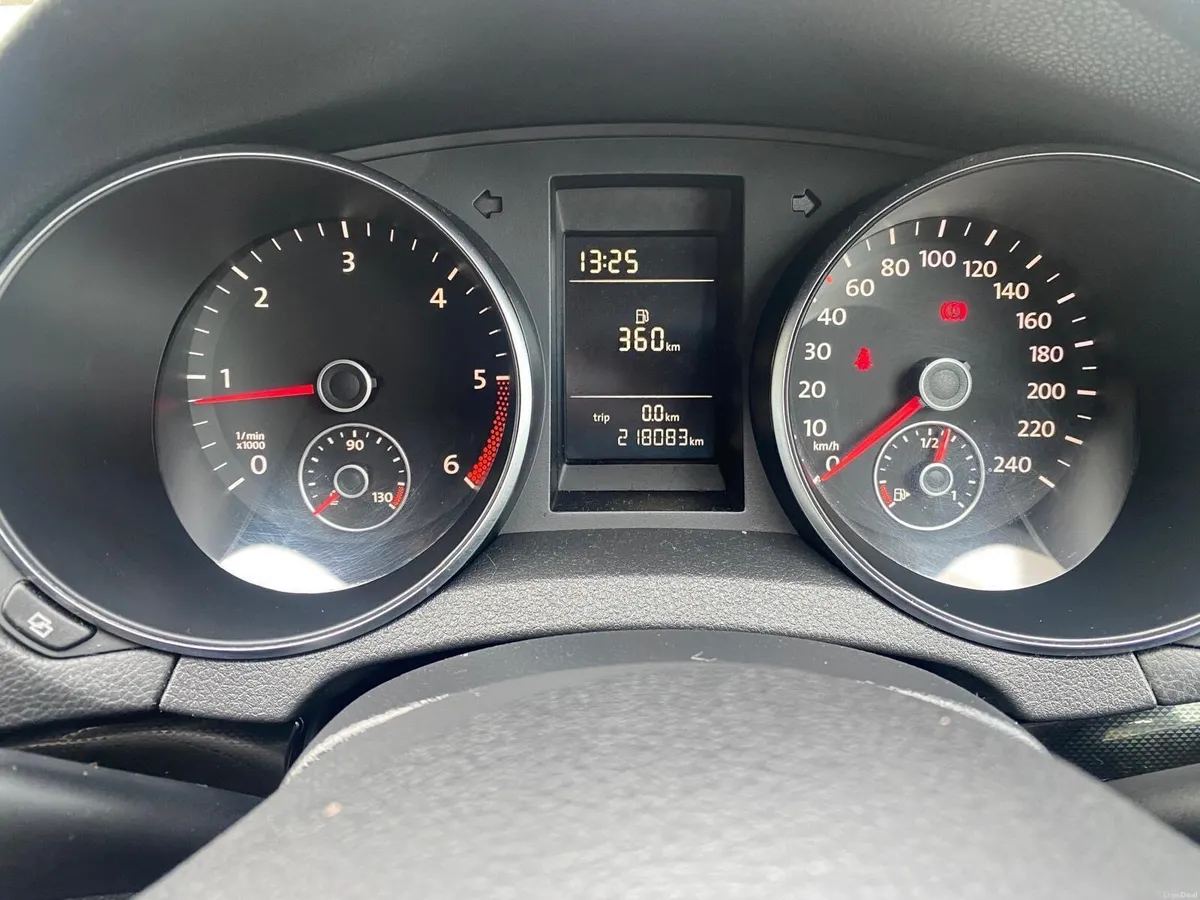 VW Golf - Image 6