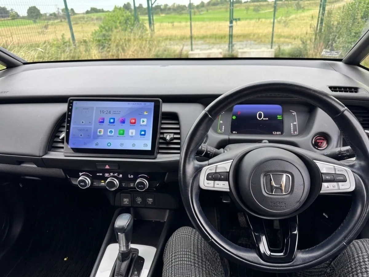 Honda Fit 2021 - Top Spec - Apple/Android Carplay - Image 6