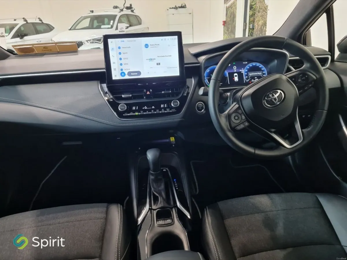 Toyota Corolla 1.8 Hybrid Luna Sport Hatchback**Ca - Image 4