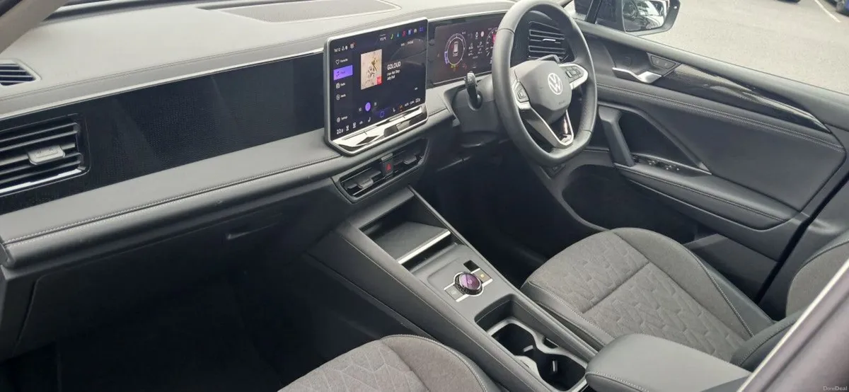 Volkswagen Tiguan EDITION 75 2.0TDI DSG 150HP **RE - Image 3