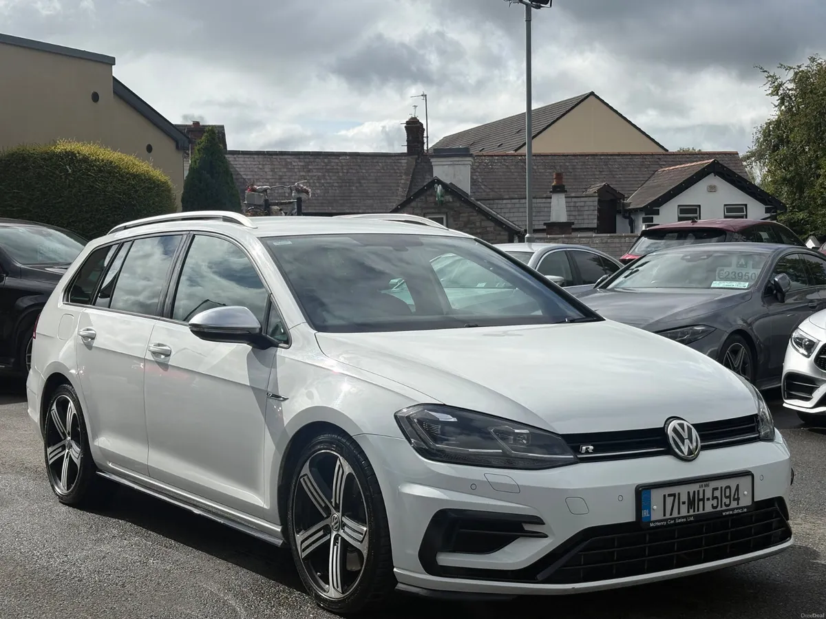 171 Volkswagen Golf R 2.0TSI 4MOTION Estate - Image 3
