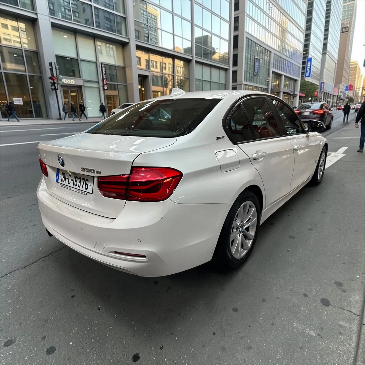 2018 BMW 3-Series 330e 2.0 Hybrid petrol Automatic - Image 6