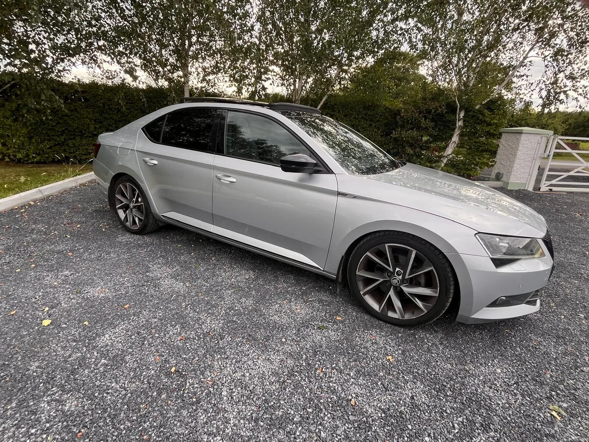 Skoda Superb 2.0TDI 150BHP SPORTLINE PAN ROOF - Image 2