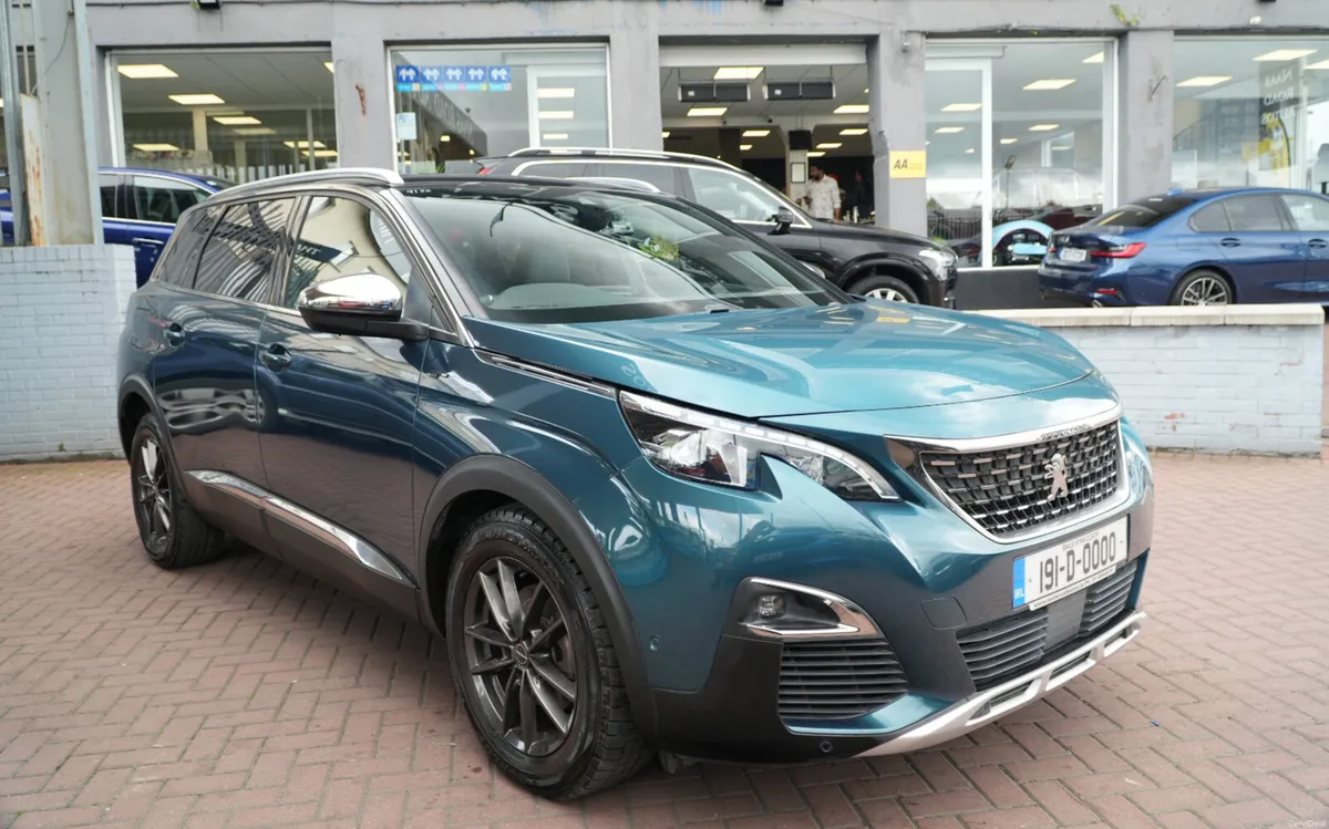 2019 PEUGEOT 5008 - Image 1