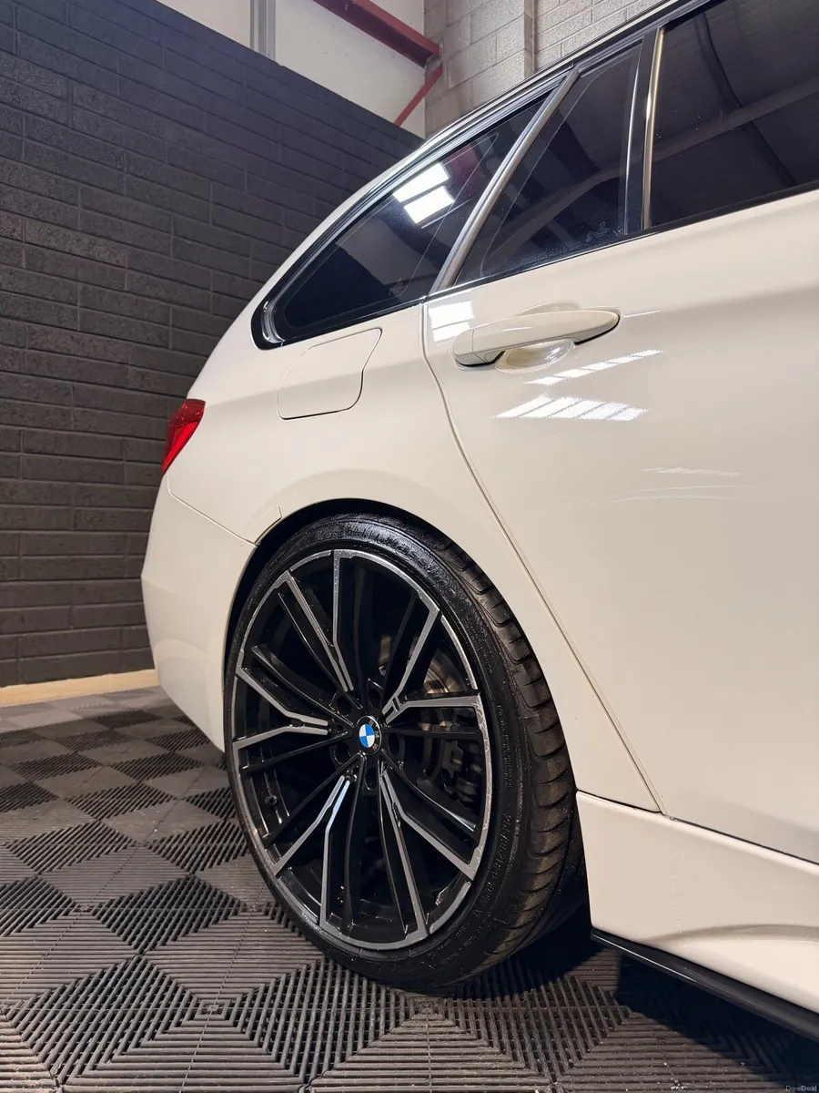Bmw 320d Msport touring 2015 - Image 3