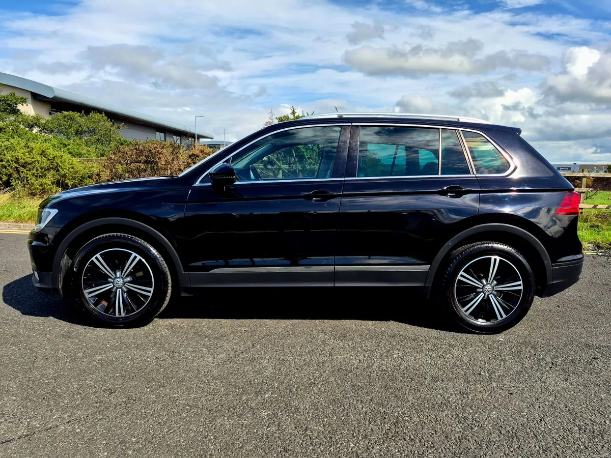2017 VOLKSWAGEN TIGUAN HIGHLINE 2.0 TDI GLASS ROOF - Image 2
