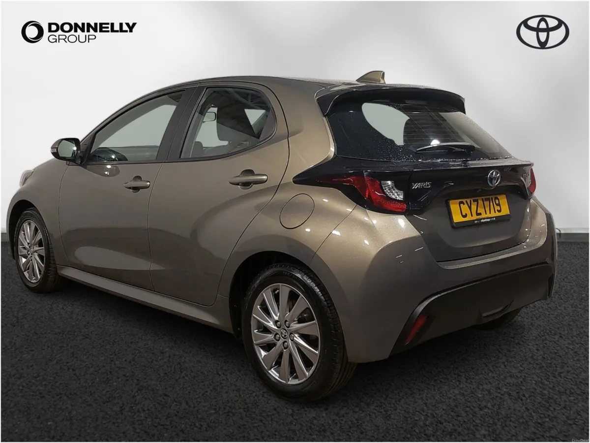 Toyota Yaris 1.5 Hybrid Icon 5dr CVT - Image 2