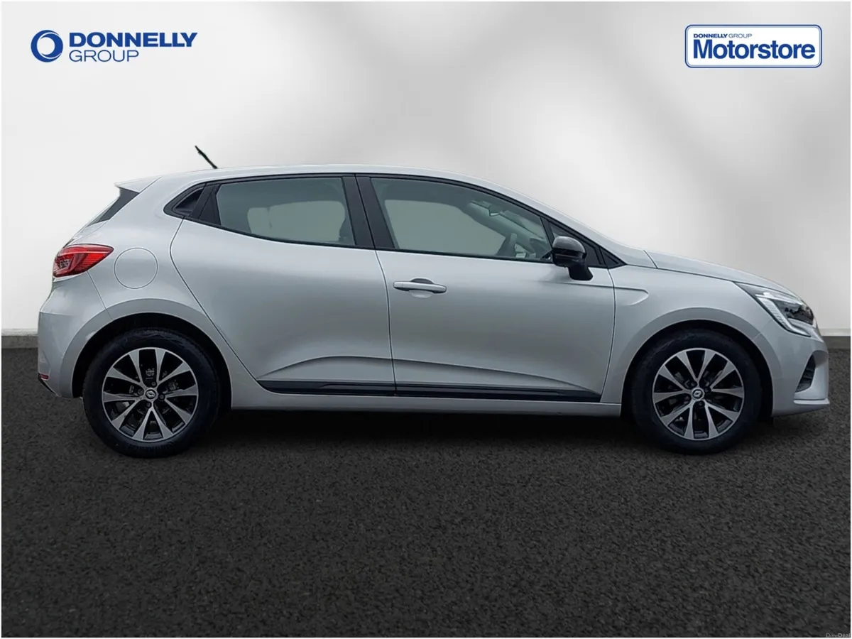 Renault Clio 1.0 TCe 90 Evolution 5dr - Image 3