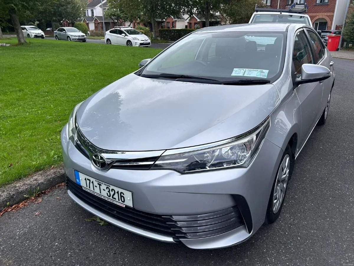Toyota Corolla 2017 - Image 3