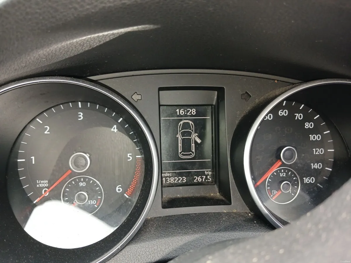 Volkswagen Golf 2012 - Image 2