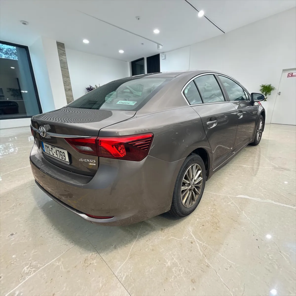 2017 Toyota Avensis 1.6 D-4D Aura - Image 2