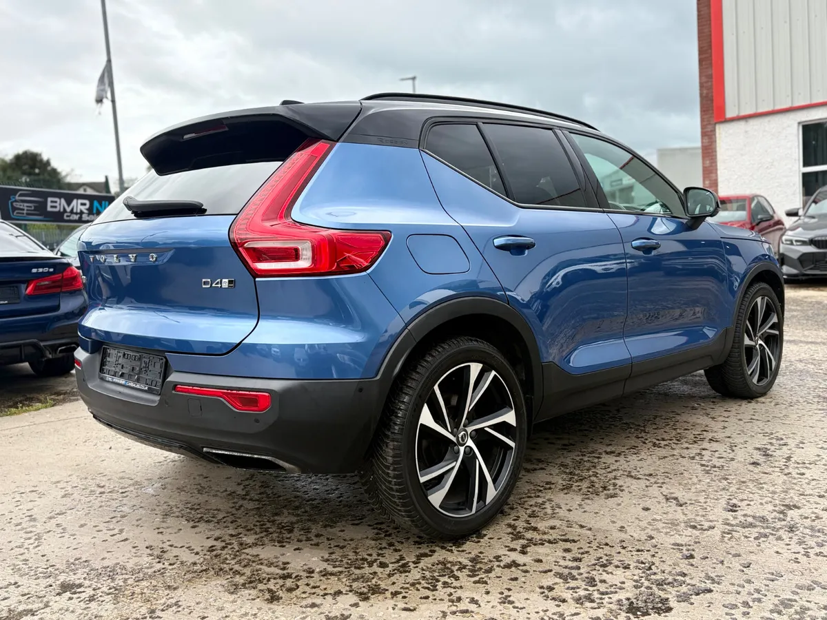 VOLVO XC40 D4 2.0 R DESIGN AUTO - Image 4