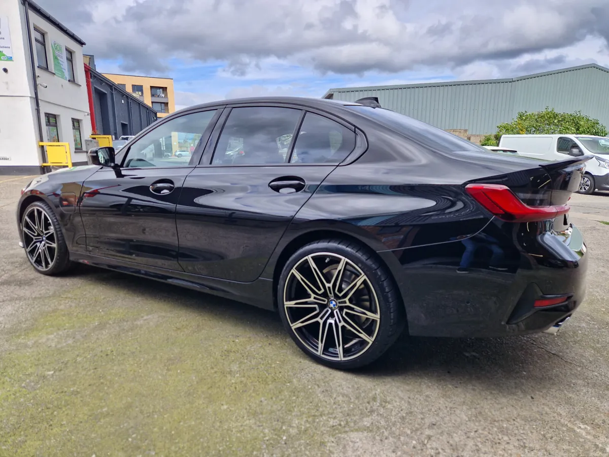 BMW 330e Sport M-Performance - Image 6