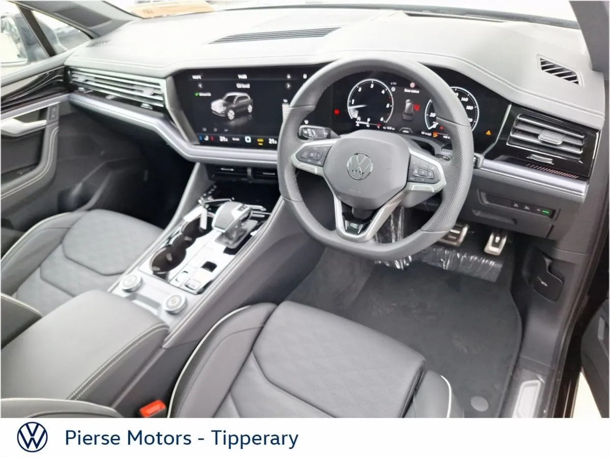 Volkswagen Touareg 3.0TDI 231HP R LINE 4M DSG - Image 2