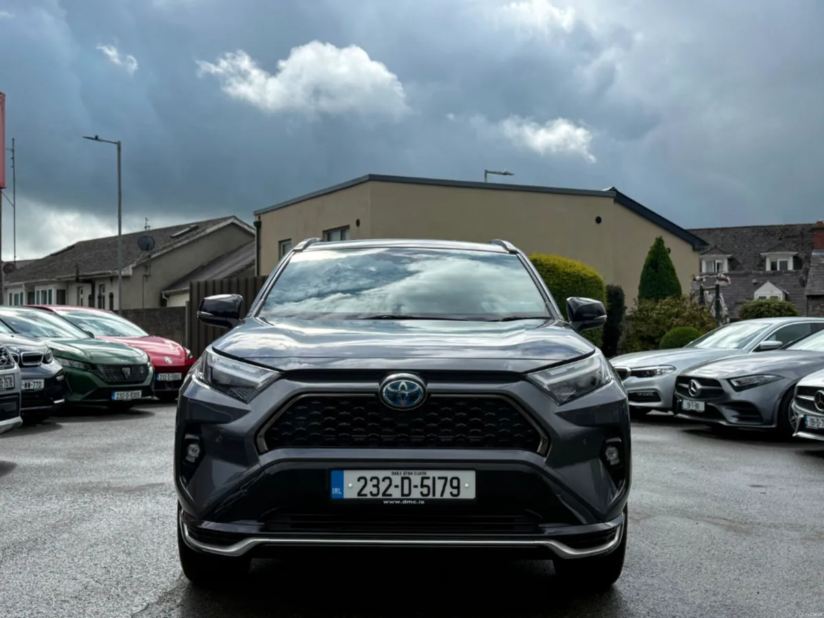 Toyota RAV4 PLUG-IN HYBRID SPORT *HIGH SPEC* - Image 2