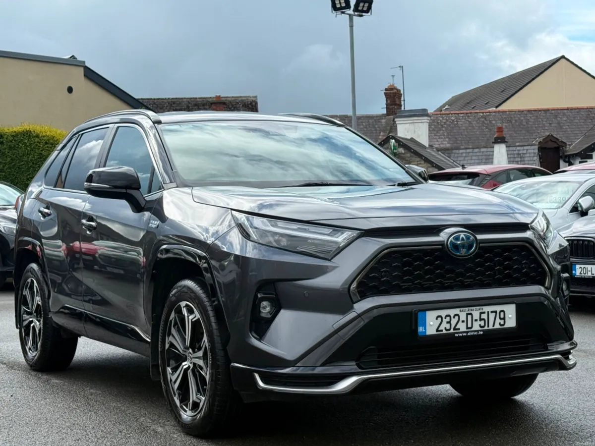 Toyota RAV4 PLUG-IN HYBRID SPORT *HIGH SPEC* - Image 3