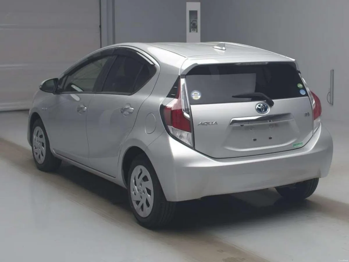 TOYOTA AQUA  Automatic push start - Image 3