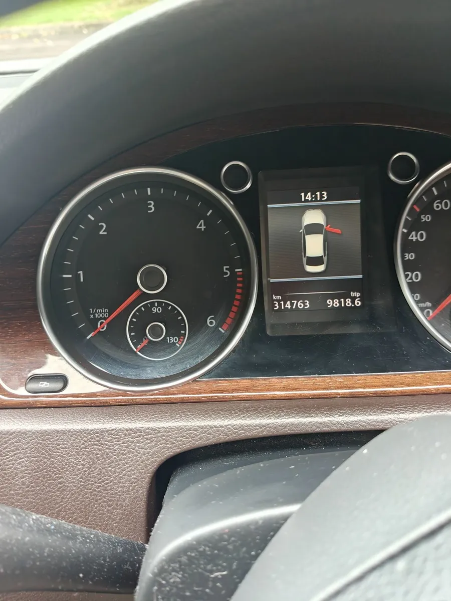 Volkswagen Passat 2011 - Image 1