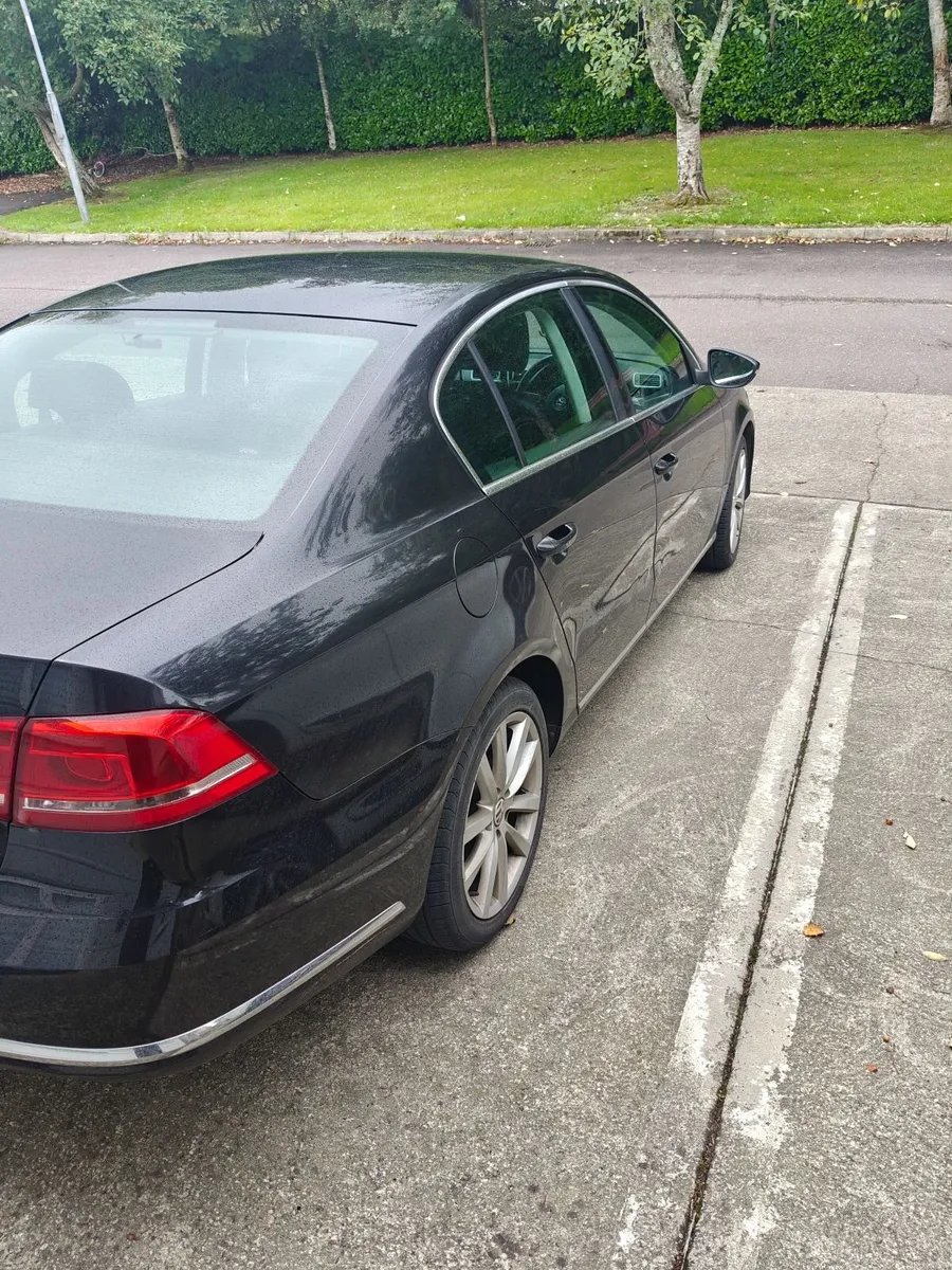 Volkswagen Passat 2011 - Image 5