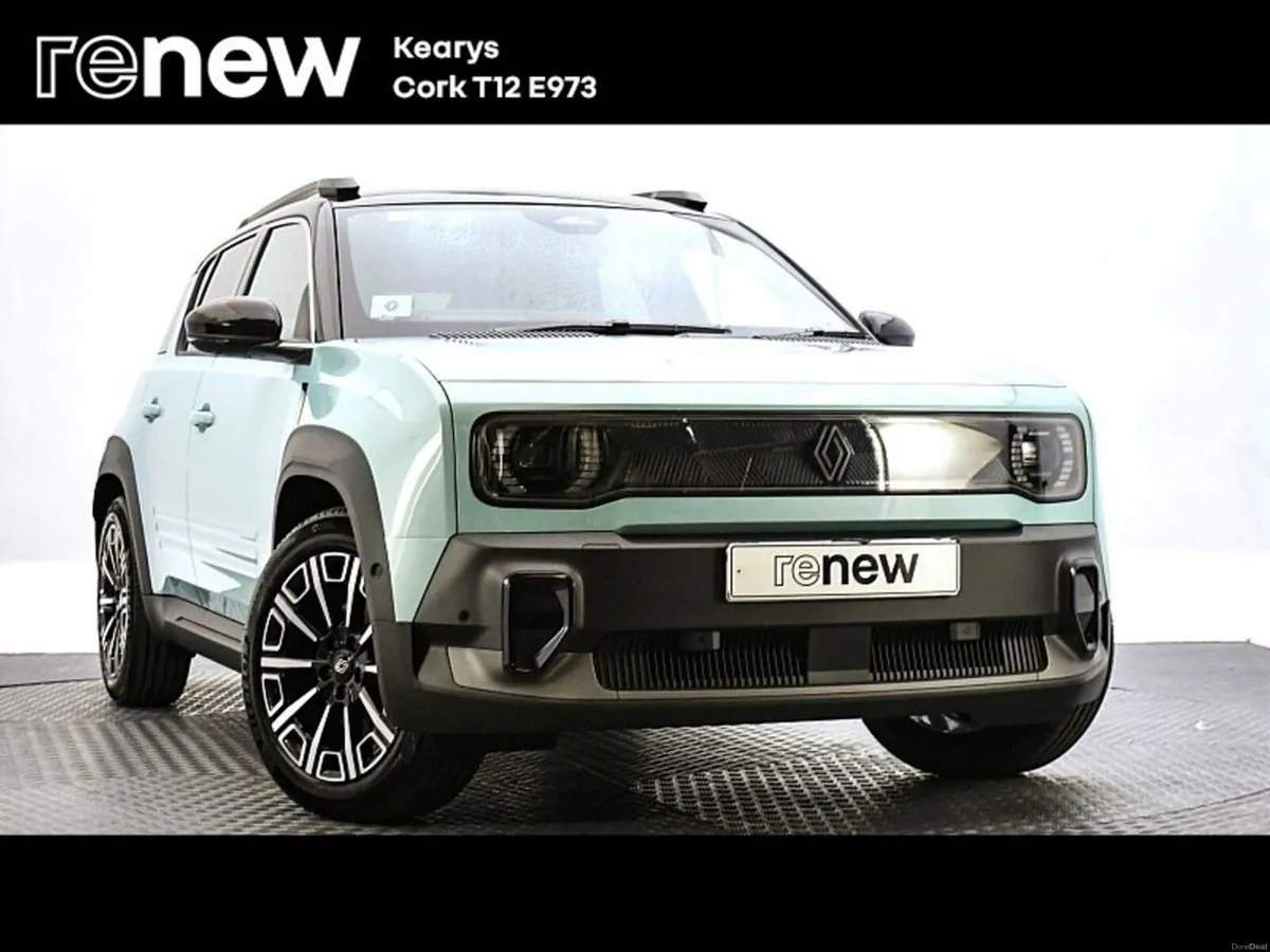 Renault 4 iconic 52kWh 150hp Demo - Image 1