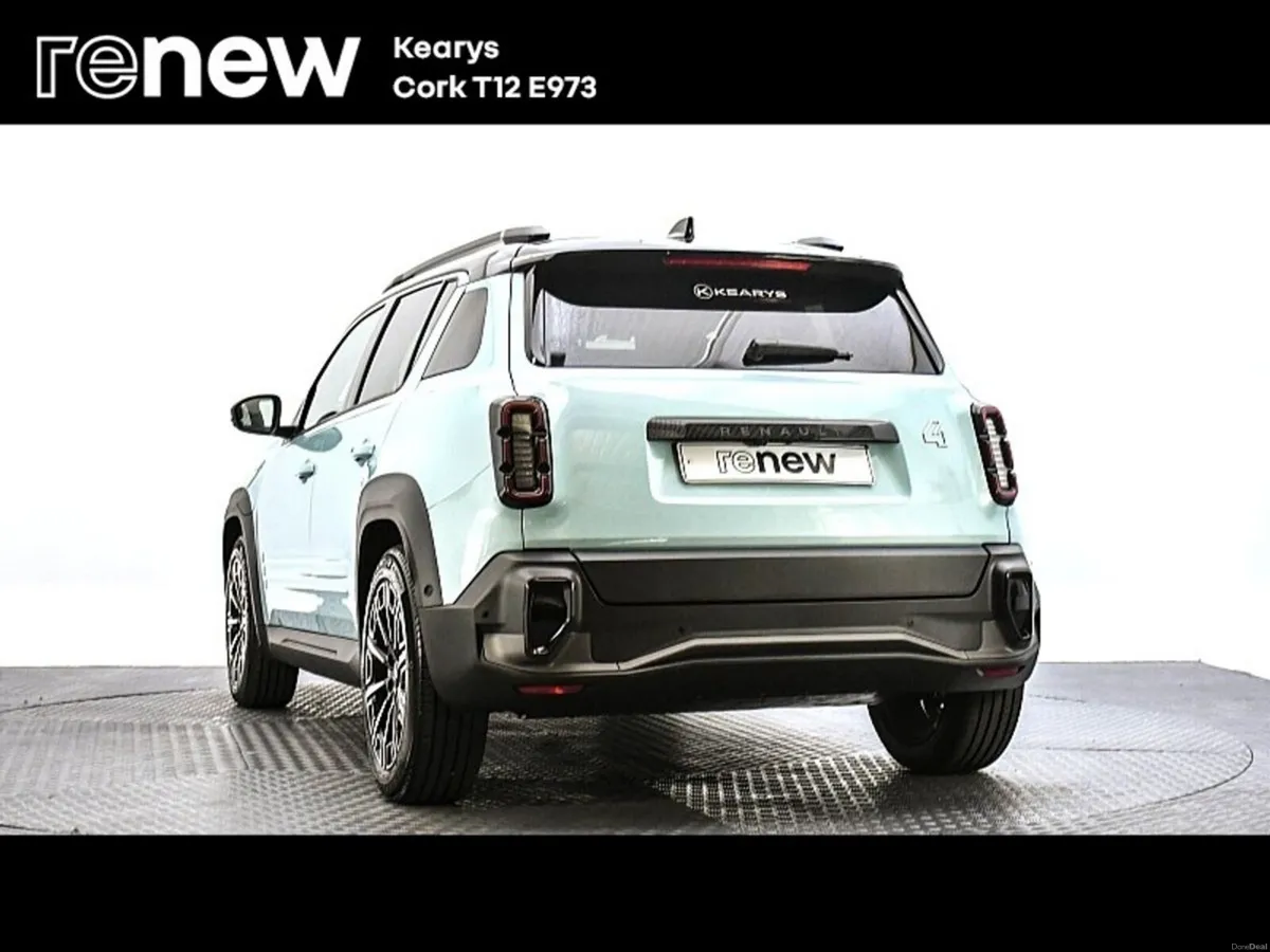 Renault 4 iconic 52kWh 150hp Demo - Image 3