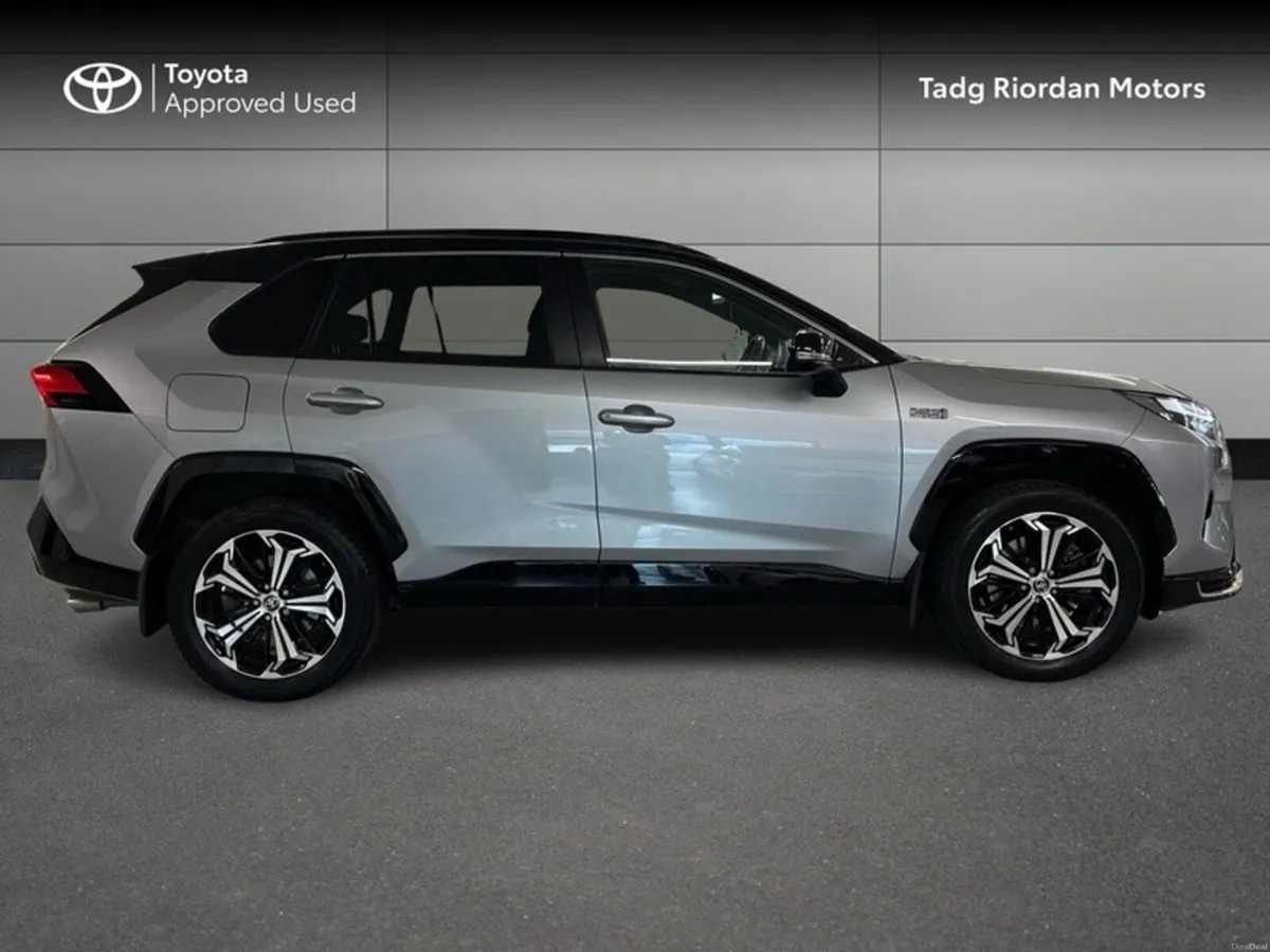Toyota RAV4 PLUG-IN HYBRID SPORT - Image 3