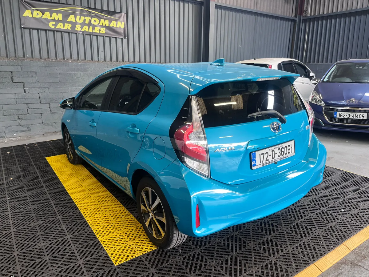 Toyota Aqua 2017 new shape - Image 5
