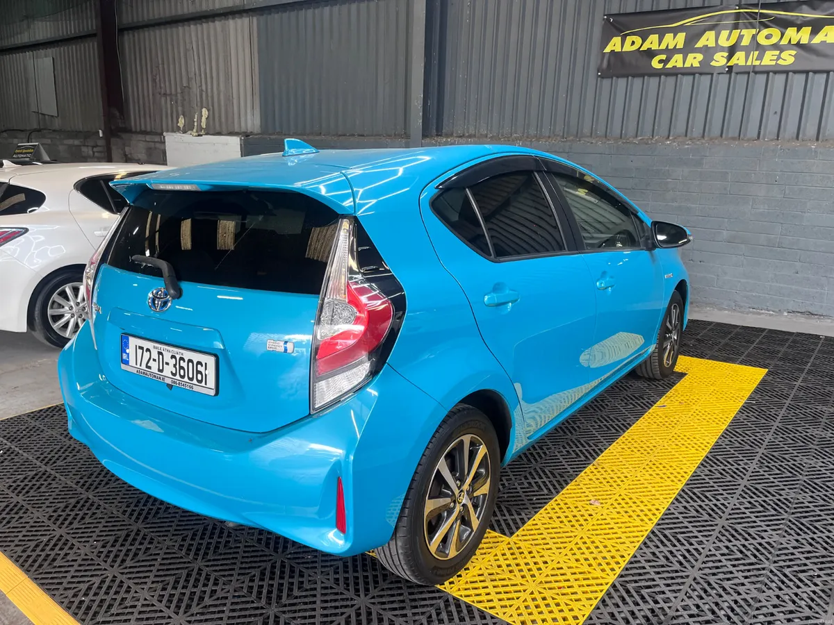 Toyota Aqua 2017 new shape - Image 4
