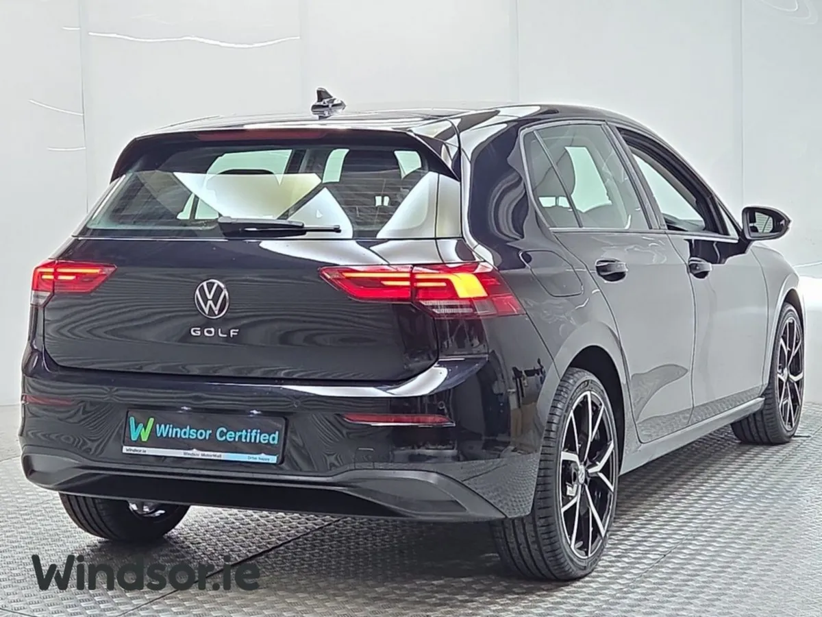 Volkswagen Golf 2.0 TDI 115HP Life - Image 2