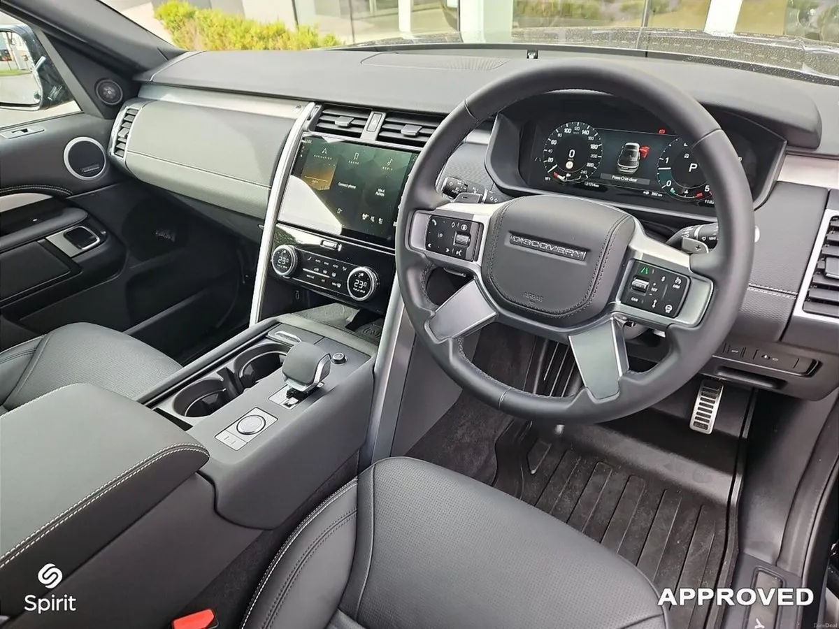 Land Rover Discovery COMMERCIAL DYNAMIC HSE - Image 4
