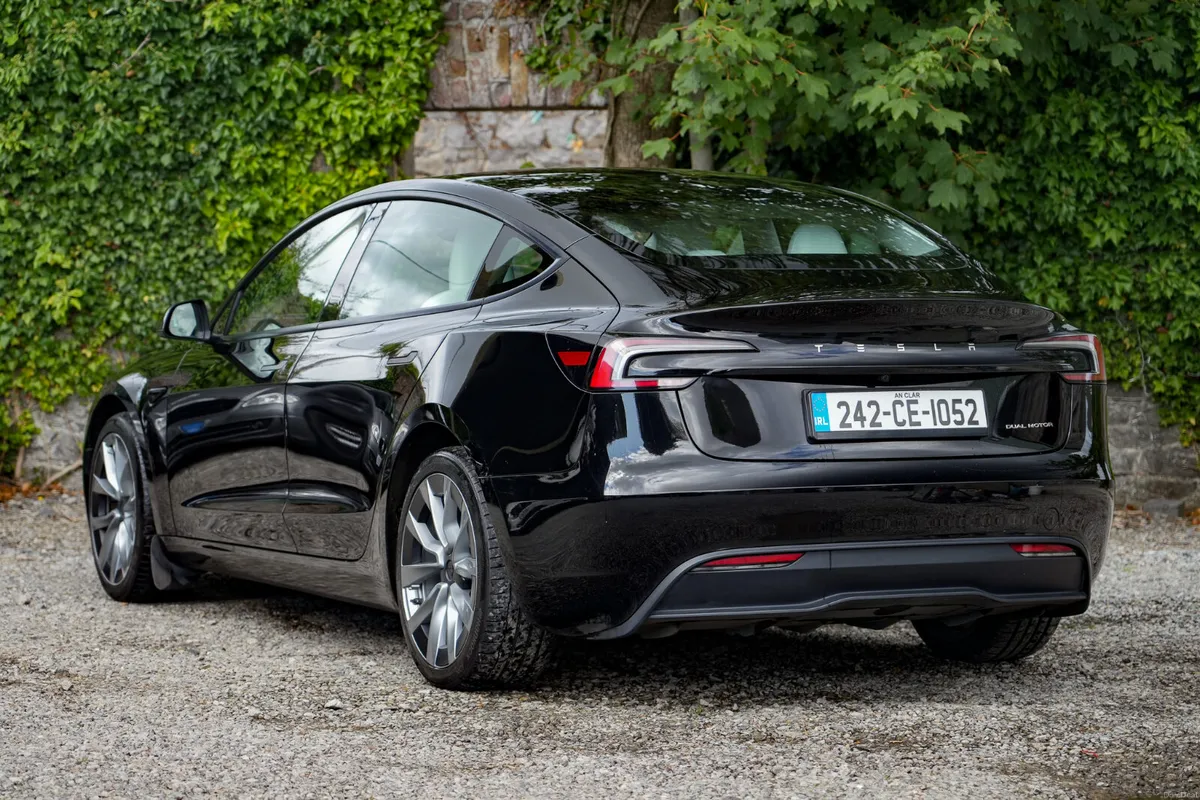2024 Tesla Model 3 LONG RANGE Dual Motor AWD - Image 3