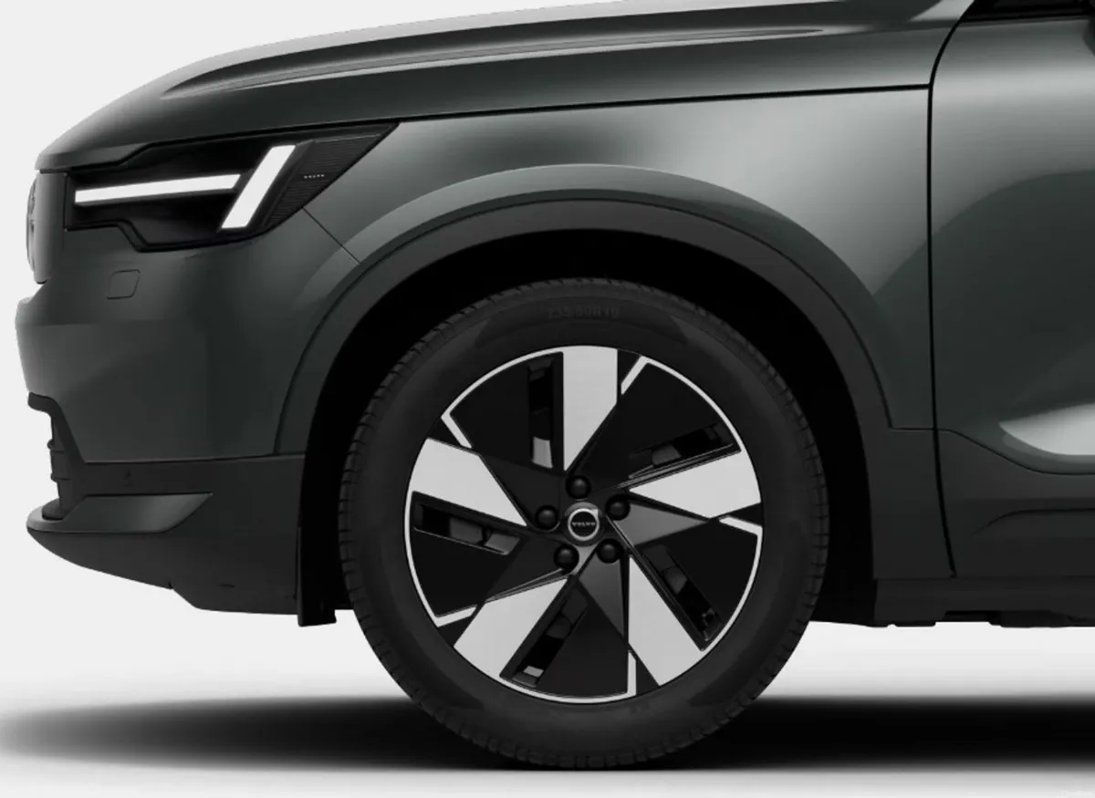 Volvo EX40 PLUS PRO LONG RANGE *NEW MODEL* € PER W - Image 6