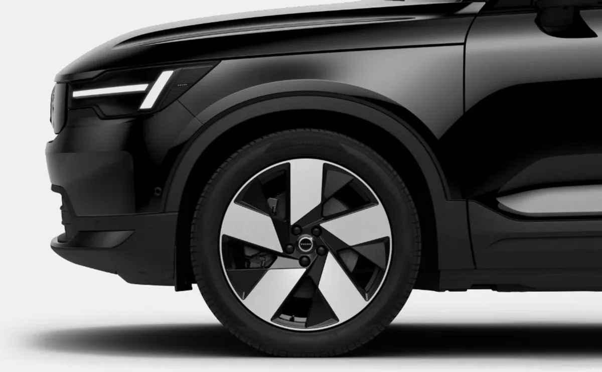 Volvo EX40 ULTRA PRO LONG RANGE *NEW MODEL* € PER - Image 3