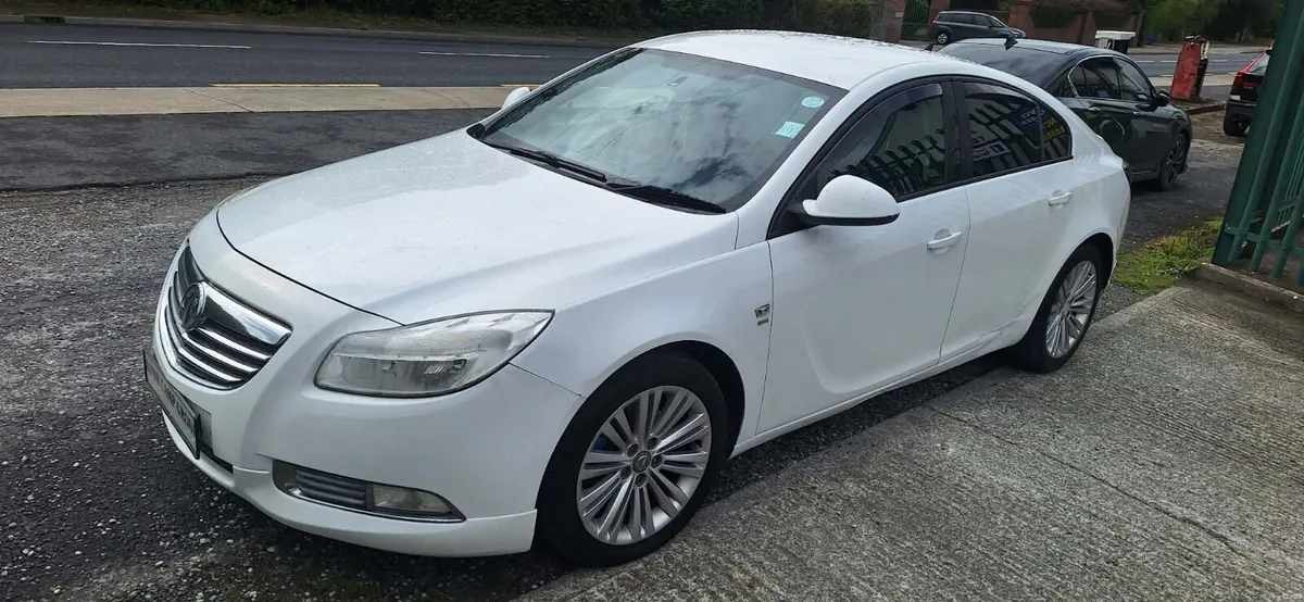 Vauxhall Insignia automatic 2011 - Image 3