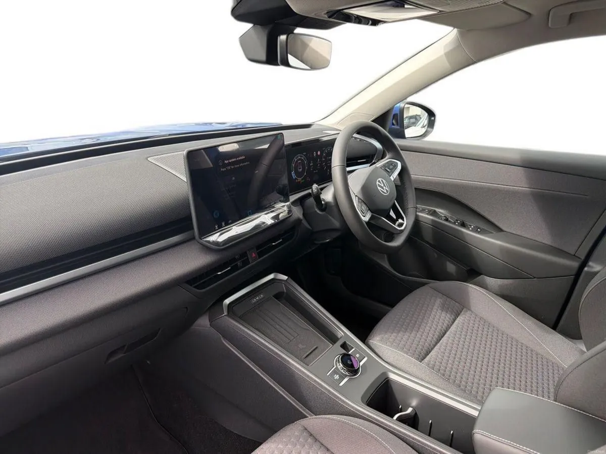 Volkswagen T-Roc LIFE 1.5MHEV 116BHP - Image 2