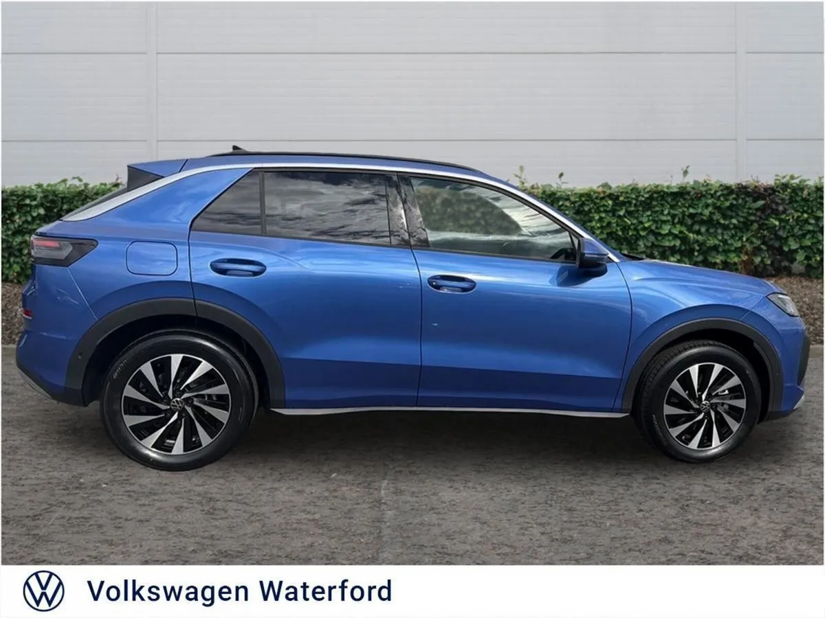 Volkswagen T-Roc LIFE 1.5MHEV 116BHP - Image 4