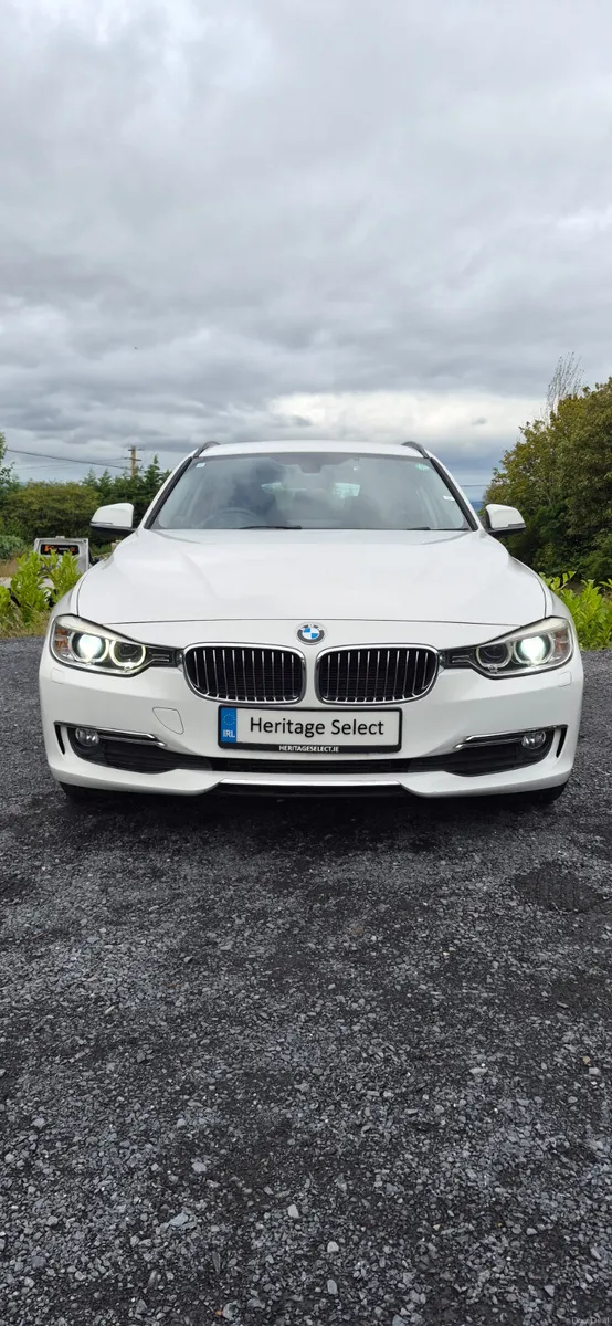 BMW 320 D TOURING LUXURY MODEL 2013 - Image 2